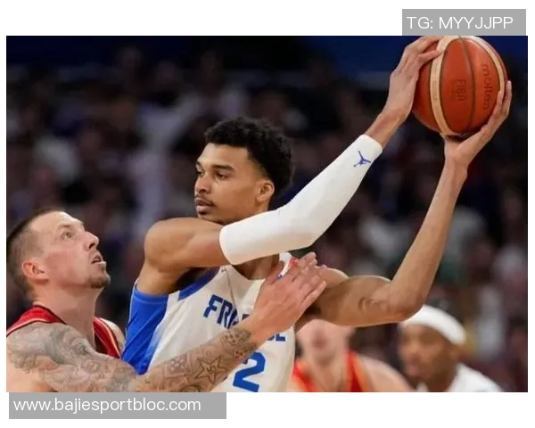 文班亚马亲自揭晓身高秘密光脚状态下竟达七尺四寸